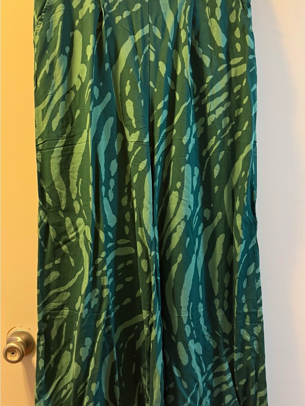 Green Printed Women's Pants - Flowing Pattern